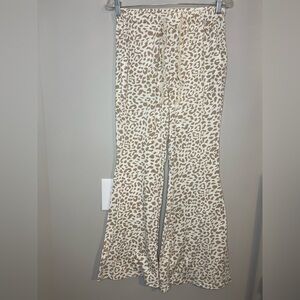 POL Cream and Tan Patterned Pants